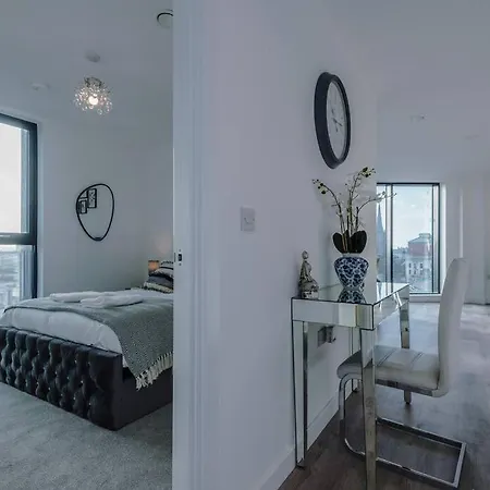 Stunning 2-Bed Premium Apartment - Free Wi-Fi Preston  Exterior photo