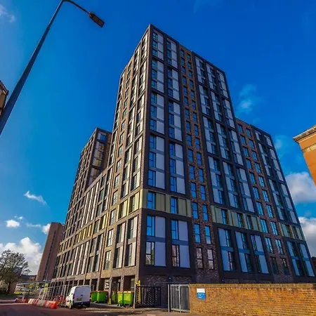 Stunning 2-Bed Premium Apartment - Free Wi-Fi Preston  Exterior photo