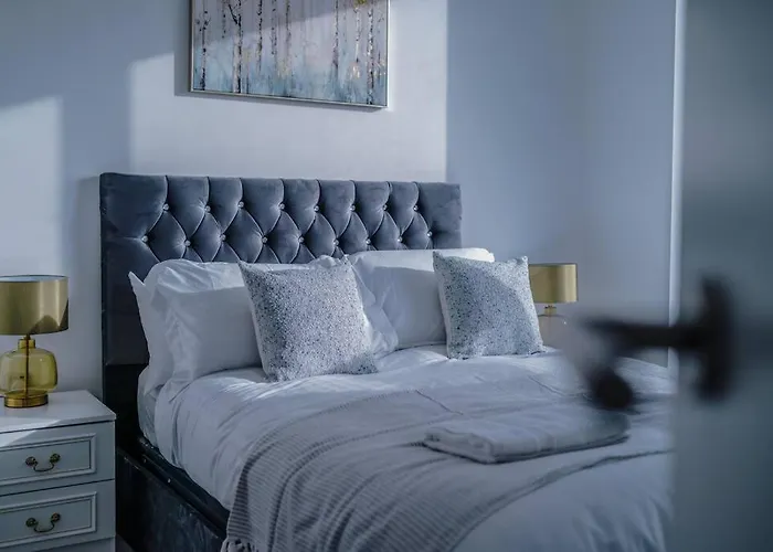 Stunning 2-Bed Premium Apartment - Free Wi-Fi