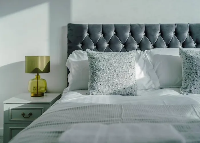 Stunning 2-Bed Premium Apartment - Free Wi-Fi
