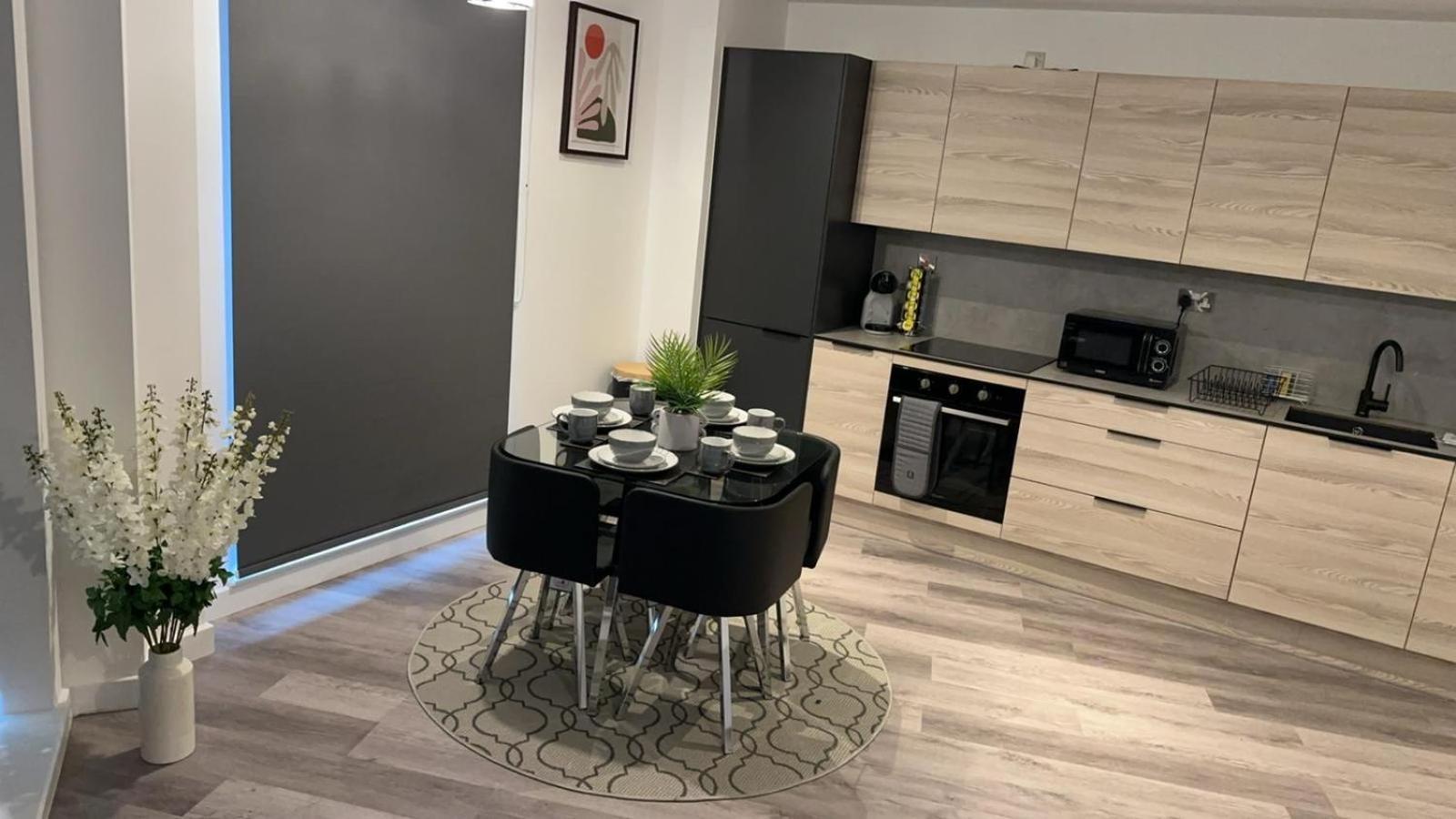 Stunning 2-bed Premium - Free Wi-fi Preston (Lancashire)