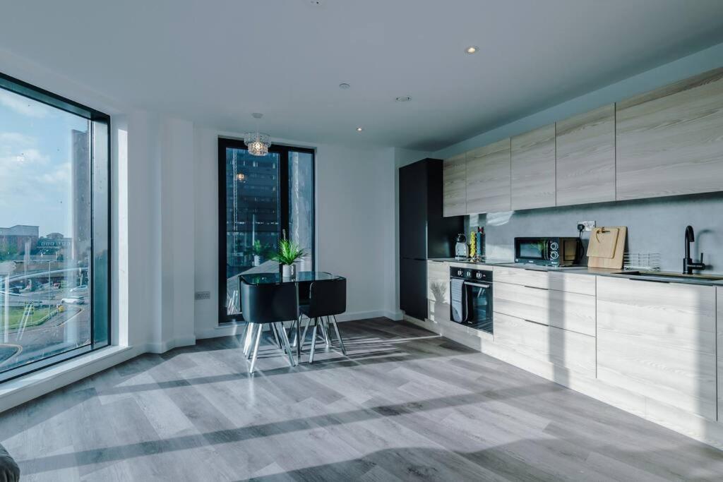 Apartment Stunning 2-bed Premium - Free Wi-fi