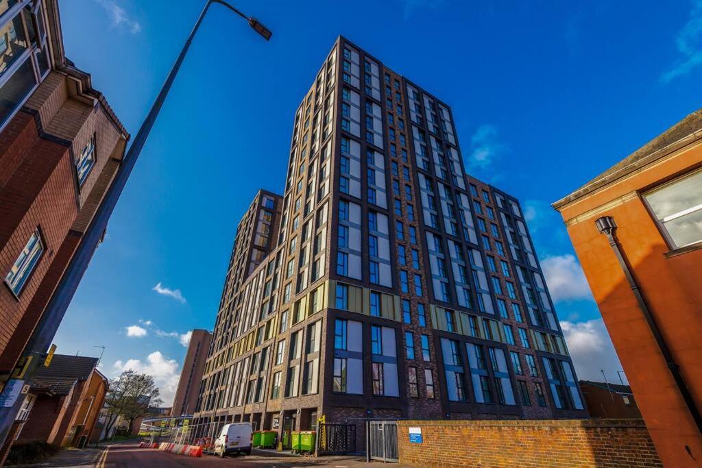 Stunning 2-bed Premium - Free Wi-fi Preston (Lancashire)